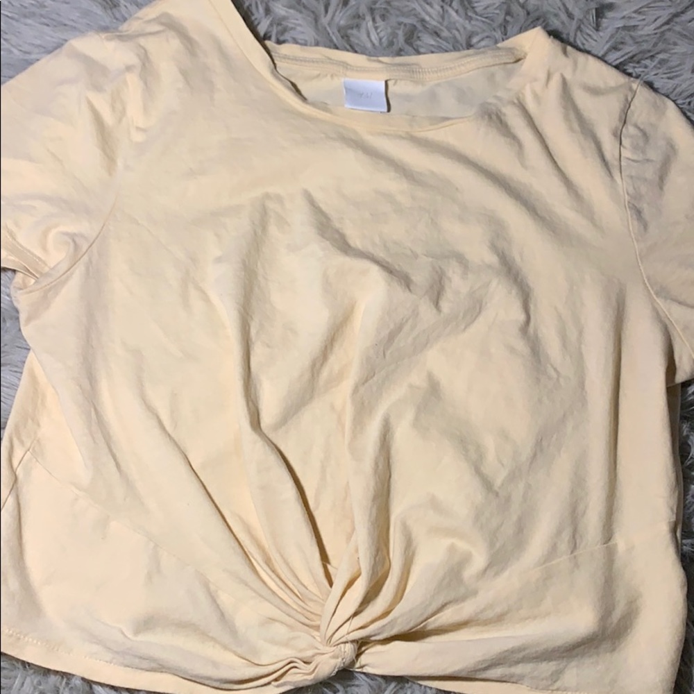 H&M yellow cropped top